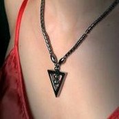 Thyie girocollo Triangolo